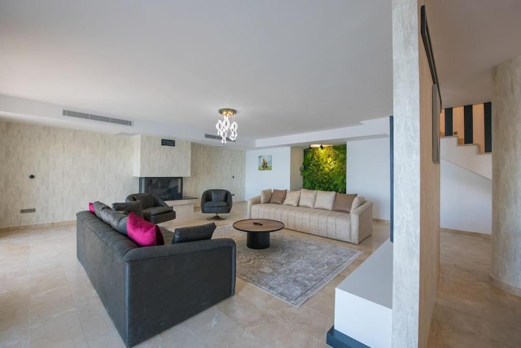 Front Super Boss 2 * Bodrum