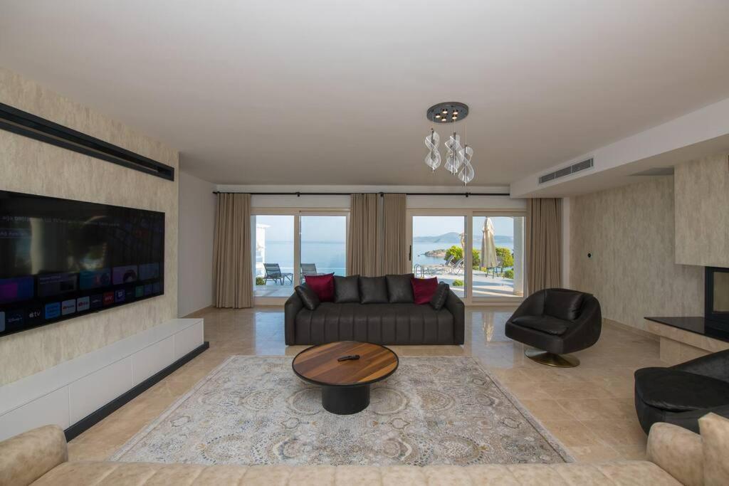 Villa Front Super Boss 2 Bodrum